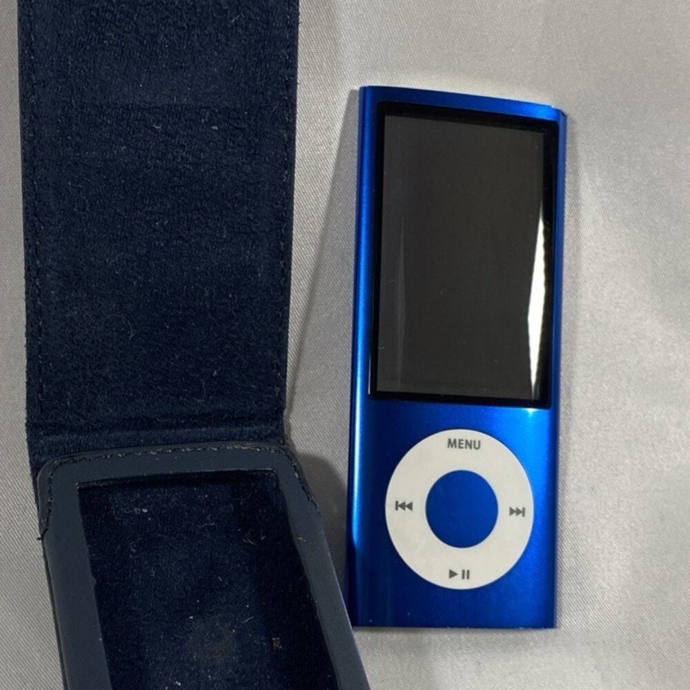 Apple iPod A1320 Blue MC037LL Tested & Working